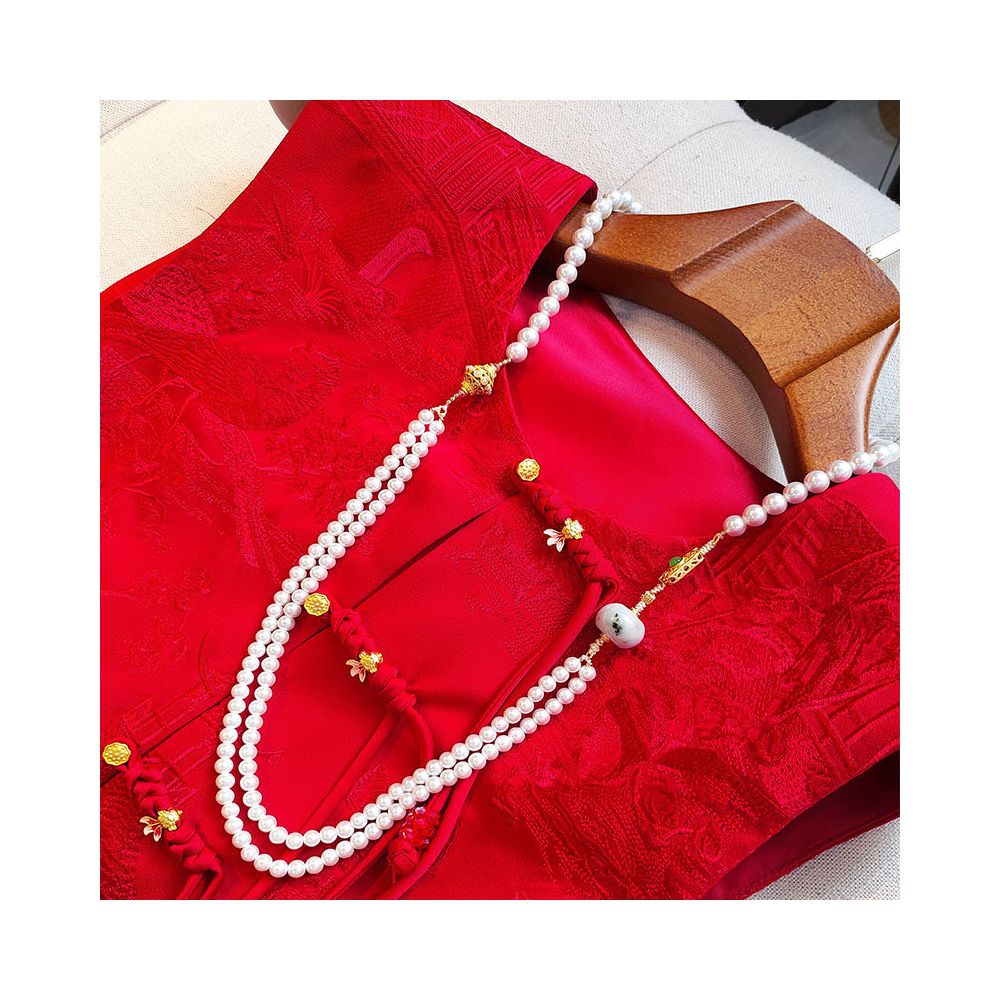 Red high end embroidery new Chinese style buckle acetic acid vest women s retro improved round neck Chinese style top jacket image 3