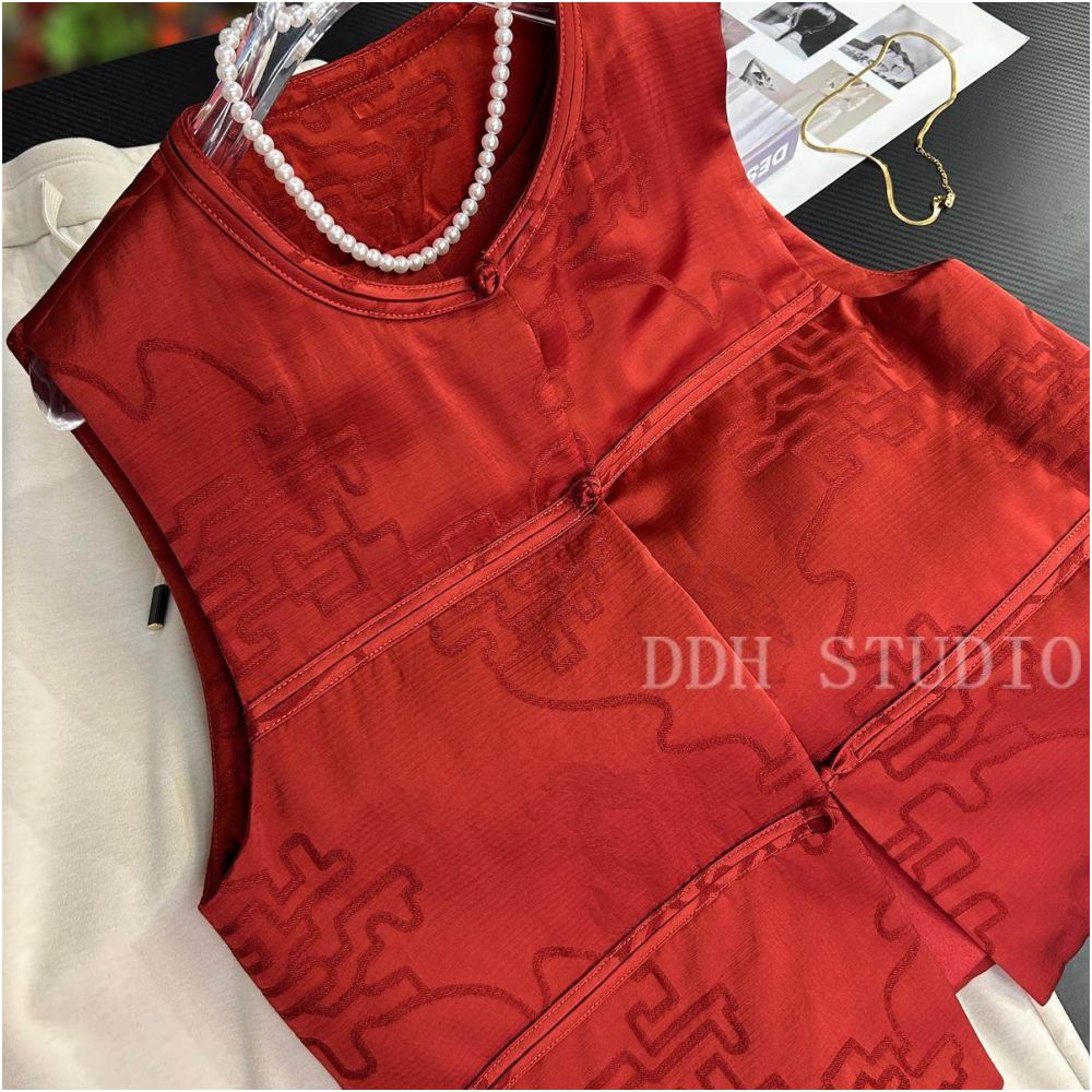 New Chinese style Christmas red plate buckle thin cotton vest 2024 winter round neck fashionable retro top for women image 0