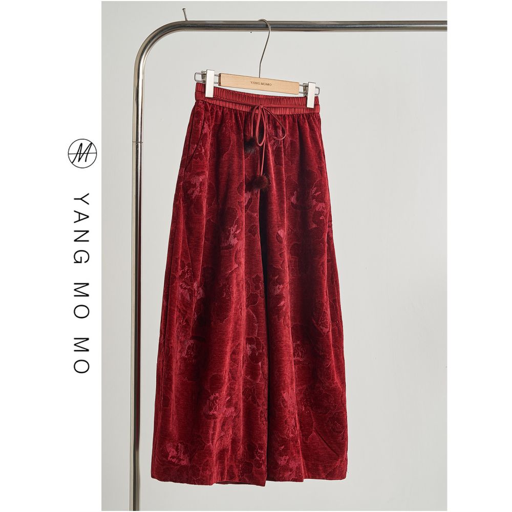 New Chinese style retro and noble red velvet slimming and covering flesh high waist wide leg curved knife pants for New Year s wear winter new style image 2