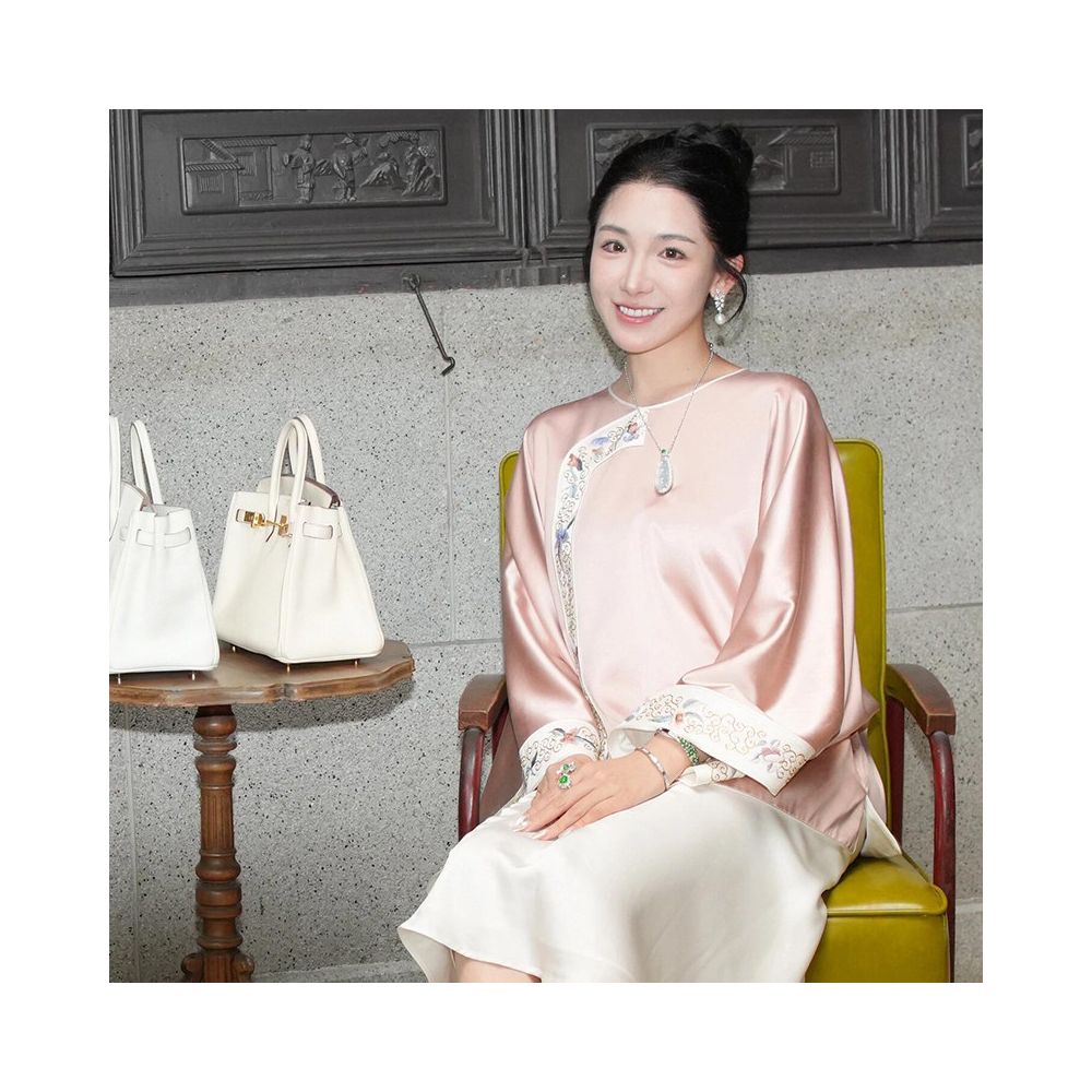 New Chinese style women s clothing super beautiful pink printed shirt autumn and winter new chic vinegar satin Tang style top dress image 1