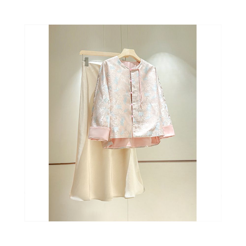 Gentle pink new Chinese style women s plus size jacket 2026 Spring and Autumn new round neck loose tassel button top image 4