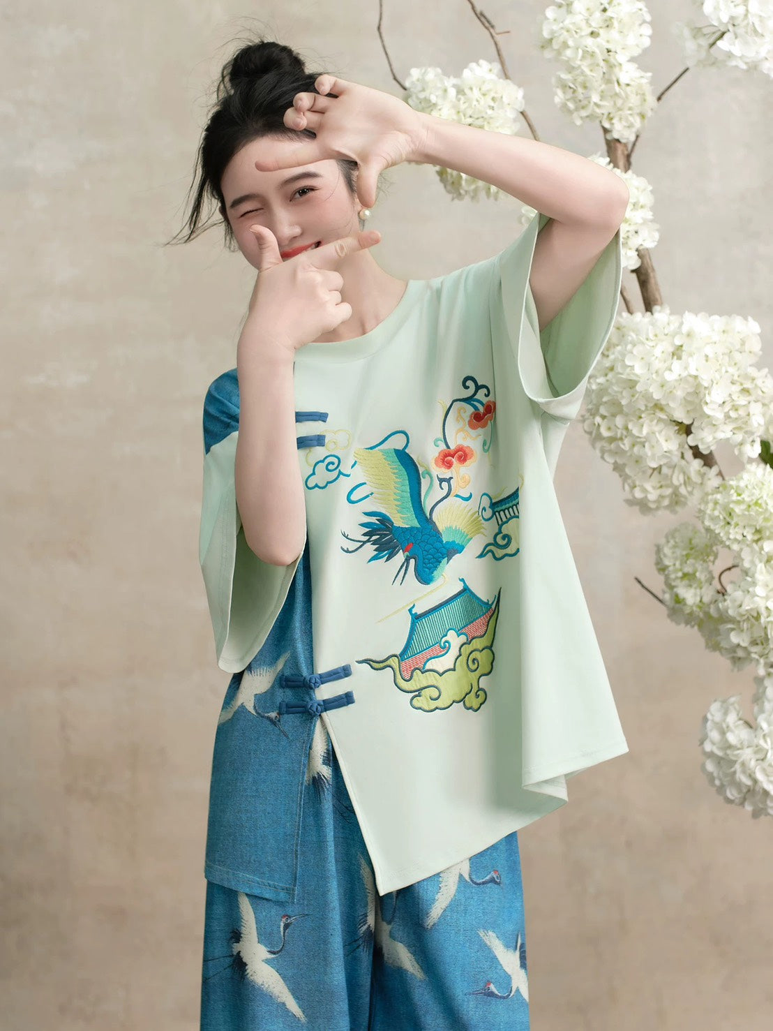 ASAYA4908 – Crane Harmony Oversized Tee 🖤💚✨